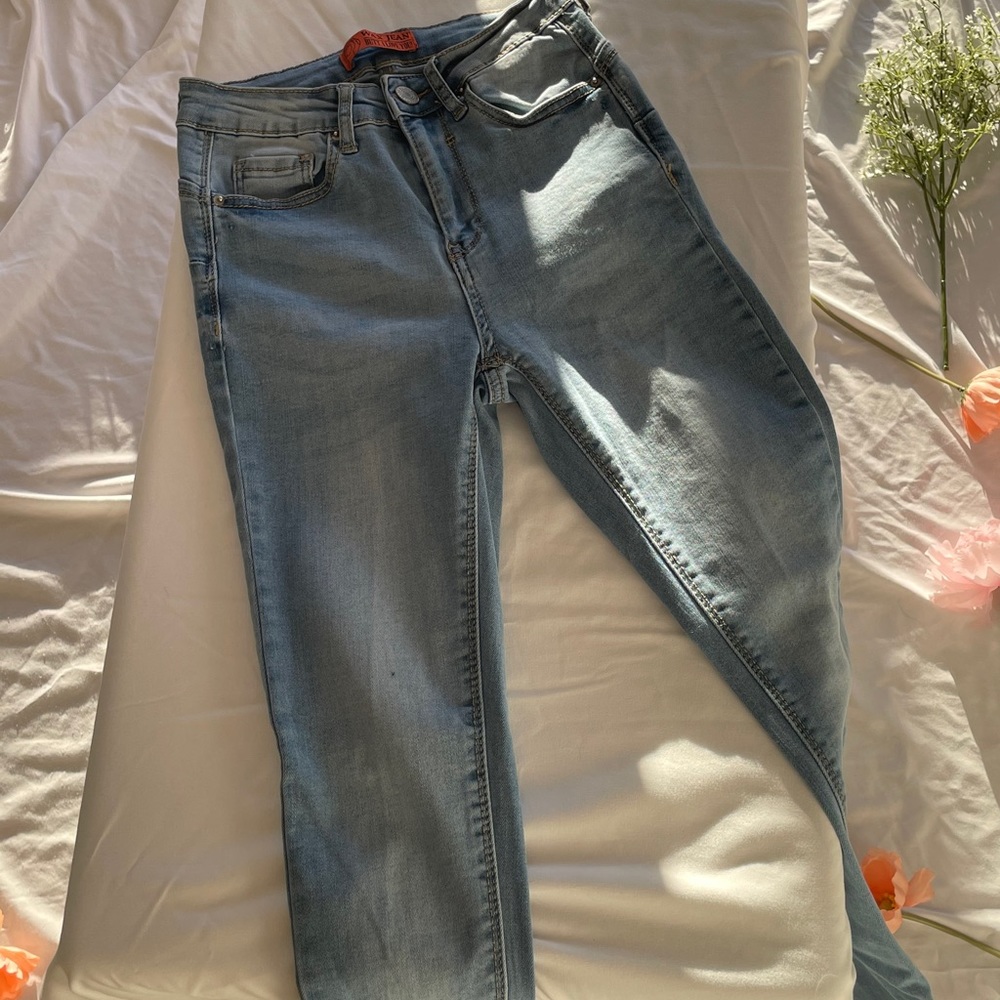 Butt Lifting Mid Rise Skinny Jeans